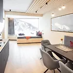 Sonne Apartahotel 4*
